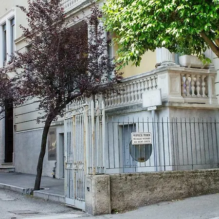 Lejlighed Joivy Splendid 3br With Parking And Terrace In Como