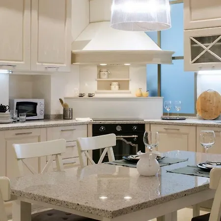 Joivy Splendid 3br With Parking And Terrace In Como