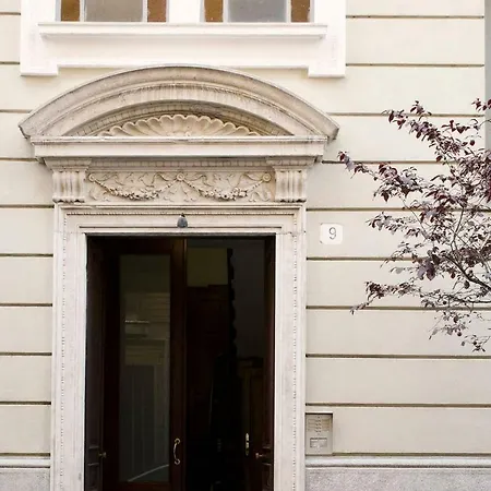 Joivy Splendid 3br With Parking And Terrace In Como