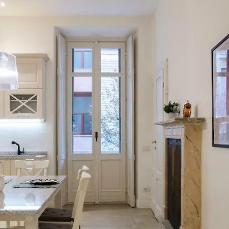 Joivy Splendid 3br With Parking And Terrace In Como