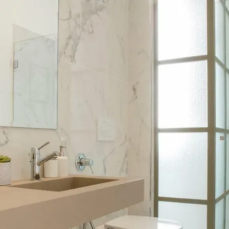 Joivy Splendid 3br With Parking And Terrace In Como