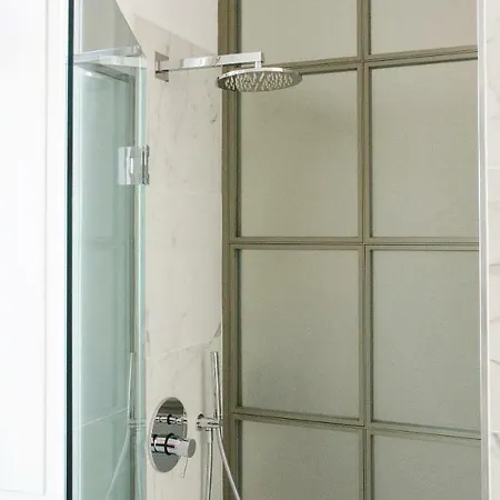 Joivy Splendid 3br With Parking And Terrace In